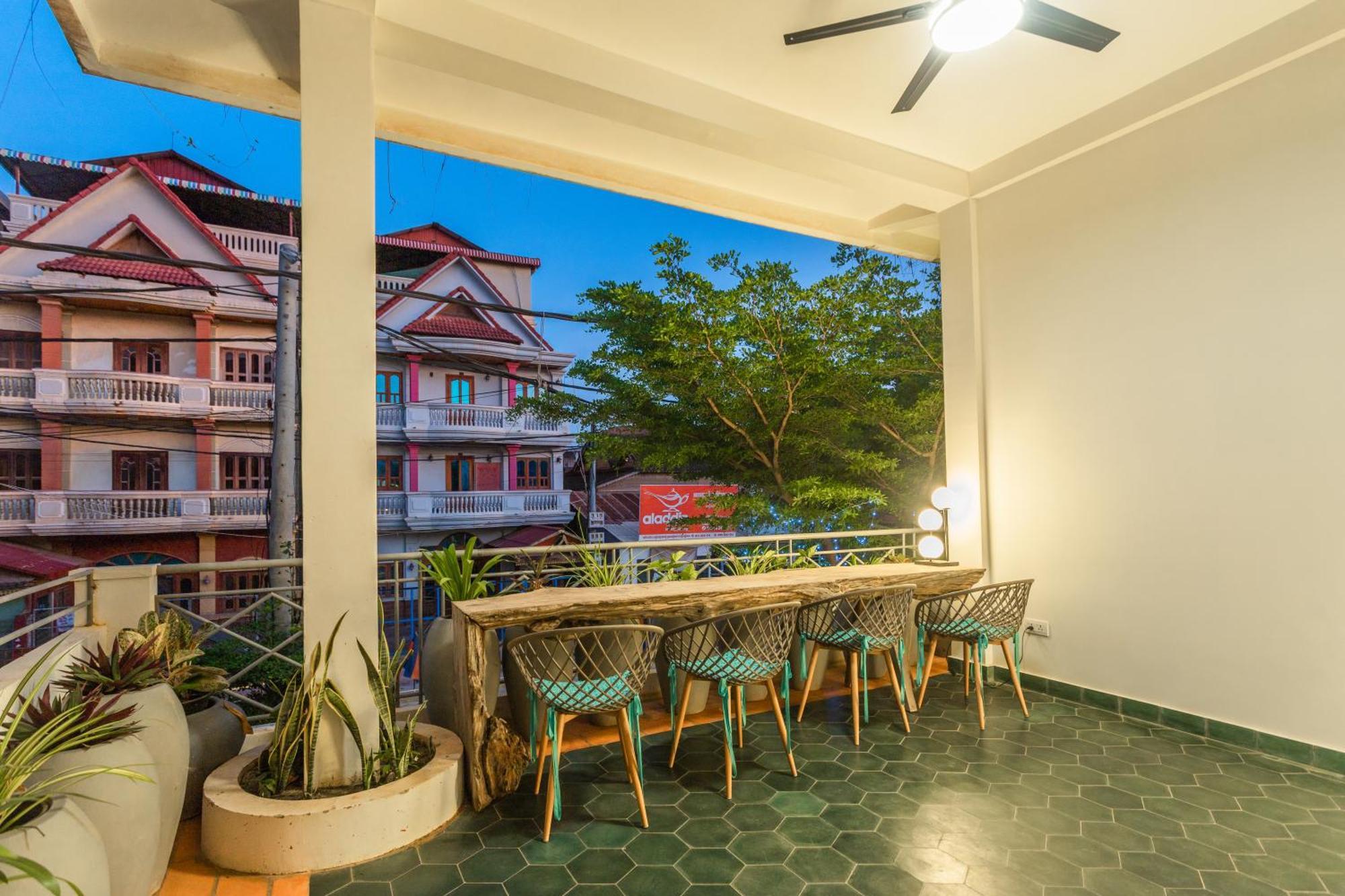 Family Style 3-bedroom By Baahu * Siem Reap